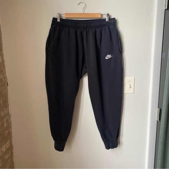 Do not buy sold on other platform poshmark won’t let me delete - Picture 1 of 8